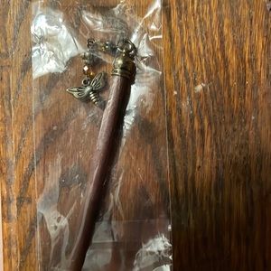 Bee hair stick